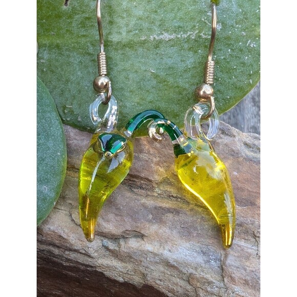 Vintage Chile Pepper Glass Earrings, Southwestern Jewelry - Picture 5 of 10